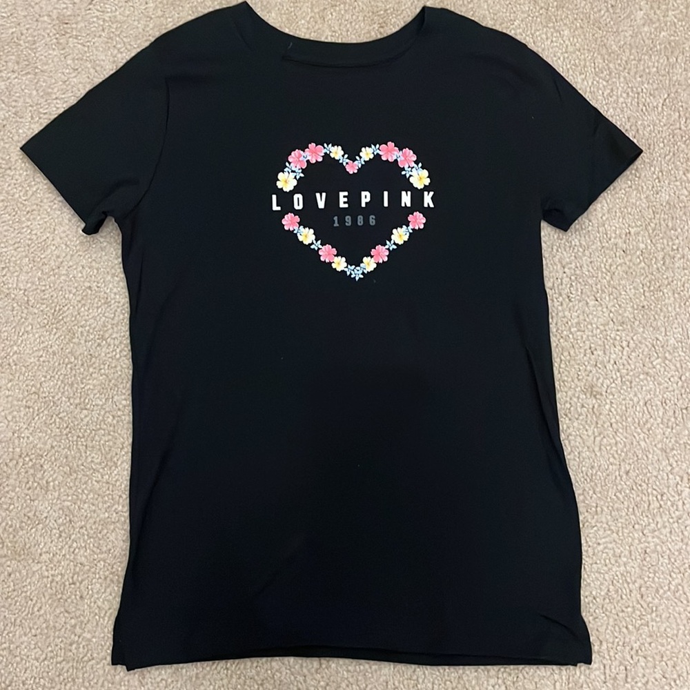 PINK Victoria’s Secret Bundle - Sweatshirt and T-Shirts - size XS - Picture 4 of 9